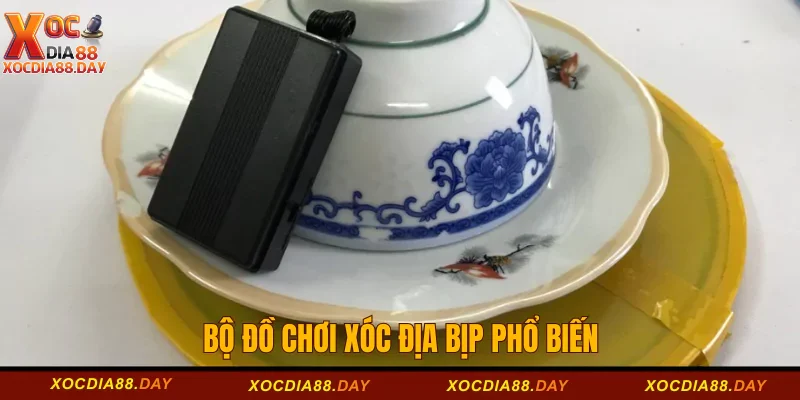 Bộ đồ chơi xóc địa bịp phổ biến 